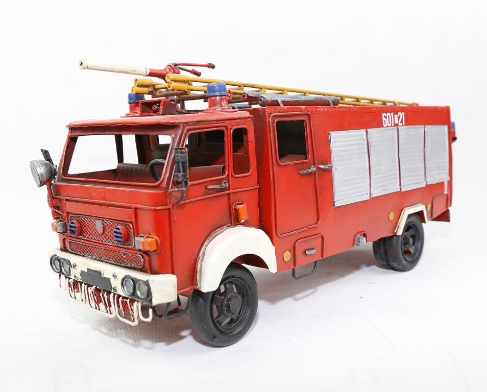 Replika samochodu strażackiego STAR 244